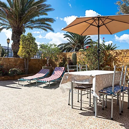 Casa Sena Catalina, Antigua Casa Tipica Canaria Holiday home La Oliva